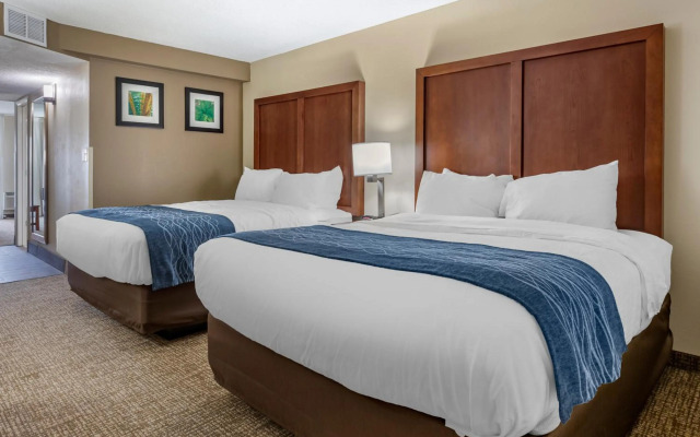 Comfort Inn & Suites Spring Lake - Fayetteville near Fort Bragg