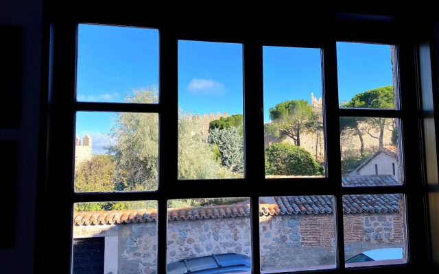 Casa del Puente junto a la muralla