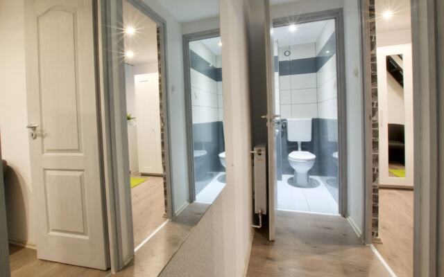 Standard Apartment by Hi5 - Klauzál 26.