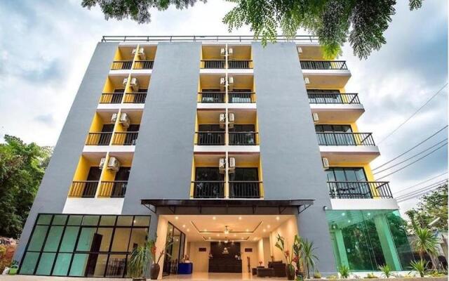 Yamin Seaview Hotel