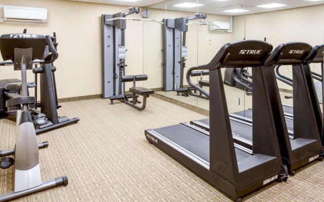 Best Western Paramus Hotel & Suites