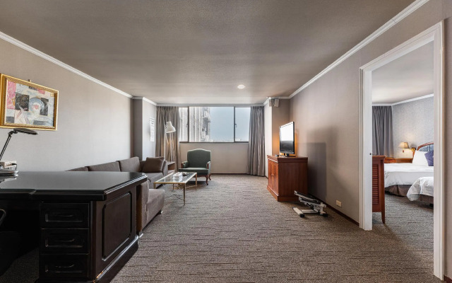 Hotel j Metropolis