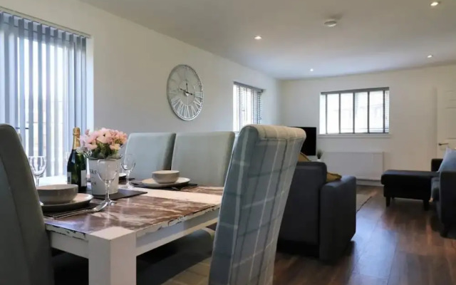 Railway House 5 bed - Maryhill