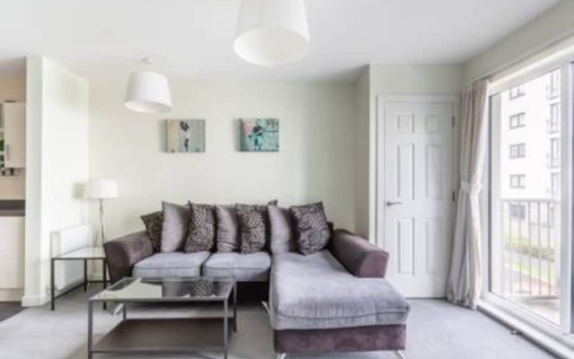 Modern 2 Bedroom Property in Stylish Complex