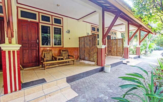 OYO 92710 Losmen Tjabe Merah