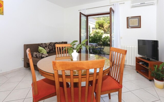 Awesome Home in Podstrana With Wifi and 1 Bedrooms