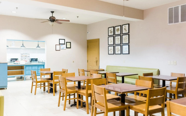 Country Inn & Suites by Radisson, Helen, GA