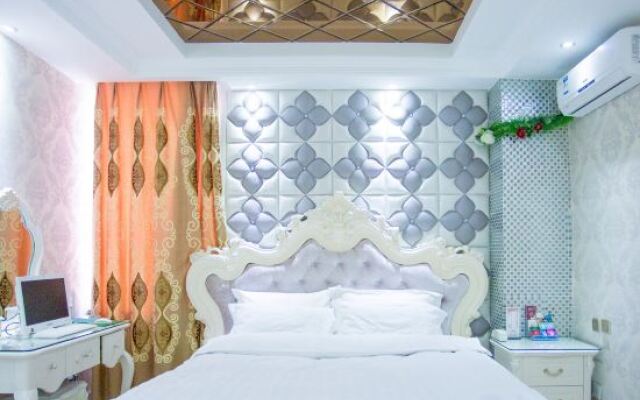 No.7 Theme Hotel