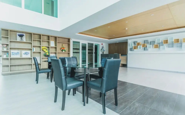 Condo in Kata in Ozone - Unit A205