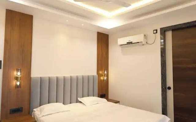 Hotel RGS Crystal