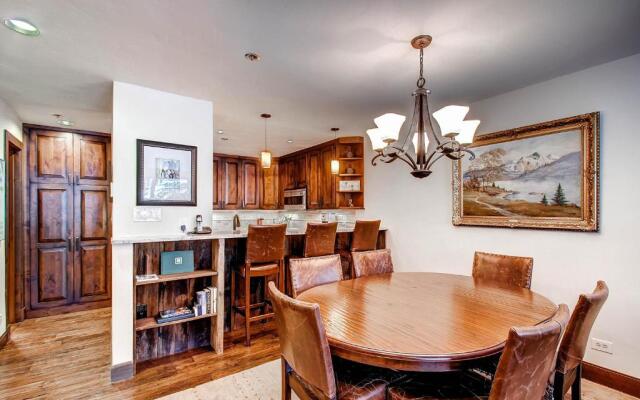 Kiva Lodge by East West Hospitality