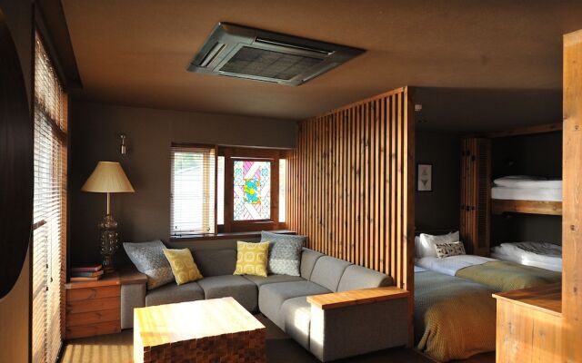 BOX HOTEL from bizan