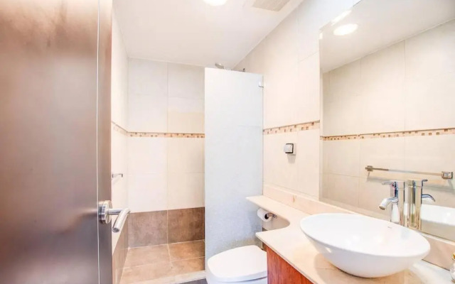 Modern 2 bed APT complex Pool,Tennis,Gym,FreeWiFi