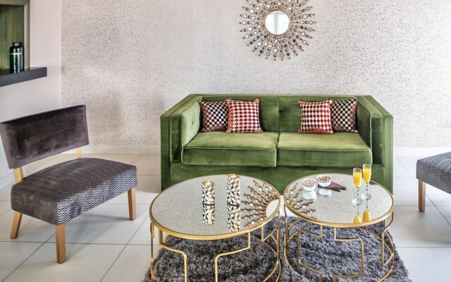 Luxury Staycation - Lofts East