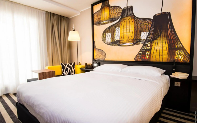 Simon Hotel