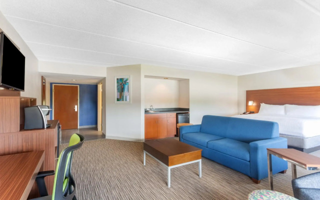 Holiday Inn Express Suites Augusta West -Ft Gordon