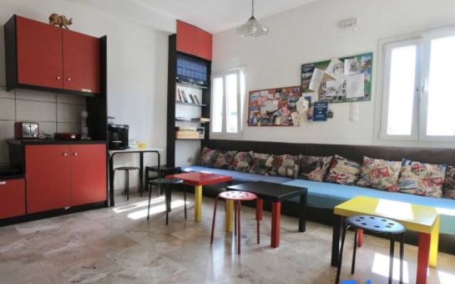 Fira Backpackers Place