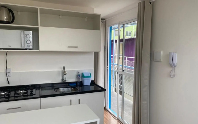 Loft container central c/ estacionamento