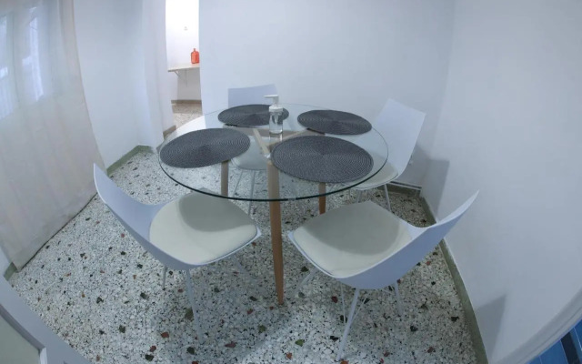 Detached house 1km from Acropolis Filopappou