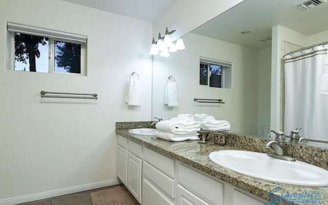 Latitude Adjustment By Signature Vacation Rentals