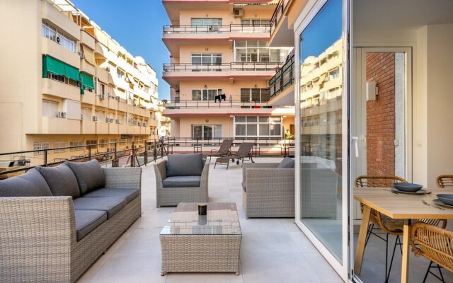 Stunning 3BR Terrace Apartment Best location Ref 124