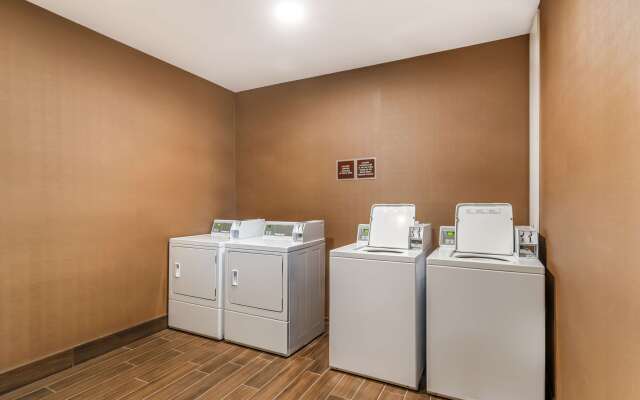 Best Western Plus Kindersley Hotel