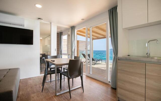Deluxe Beach mobile homes