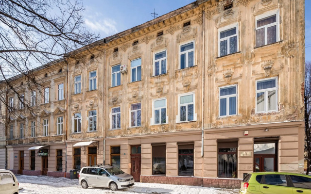 Площа Святого Теодора 13