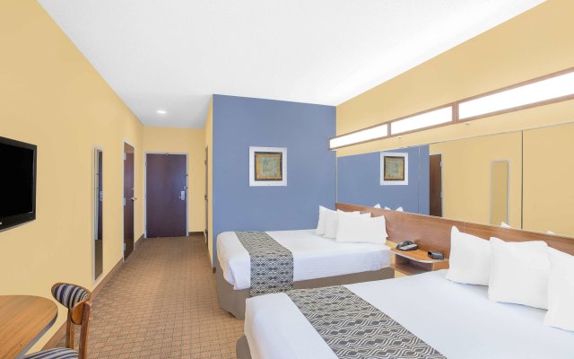 Microtel Inn & Suites by Wyndham Chili/Rochester Airport