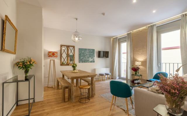 Sevilla Alquila Suites Jardines de Murillo con piscina climatizada