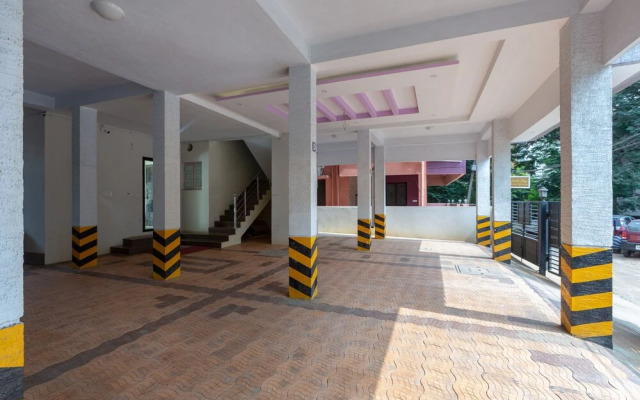 OYO 23081 Little Stay Service Apartments
