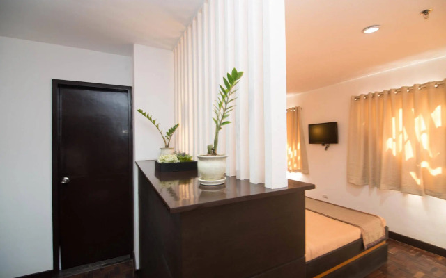 WE Travelers Inn
