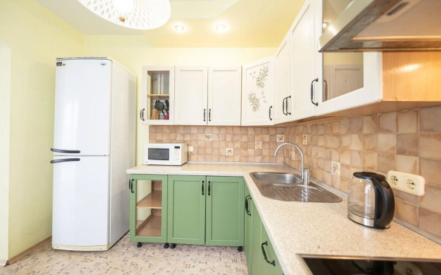 Пять Звезд на Ленина 83А