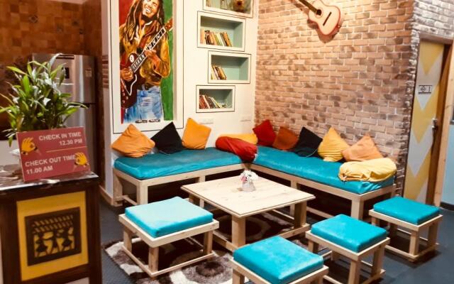 Mumbai Staytion Dorm - A Backpackers Hostel