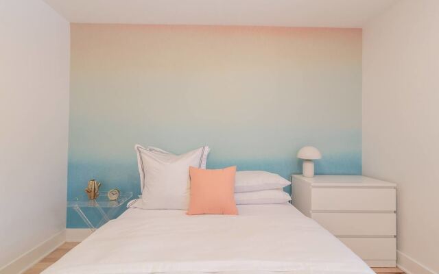 3 Br Luxury & Spacious Apartment in Little Italy