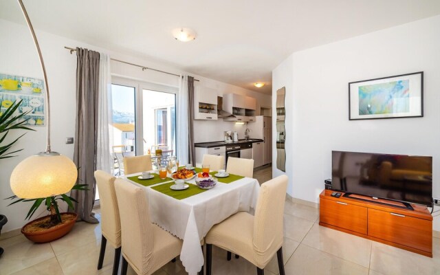 Amazing Home in Novigrad With 5 Bedrooms, Wifi and Outdoor Swimming Pool