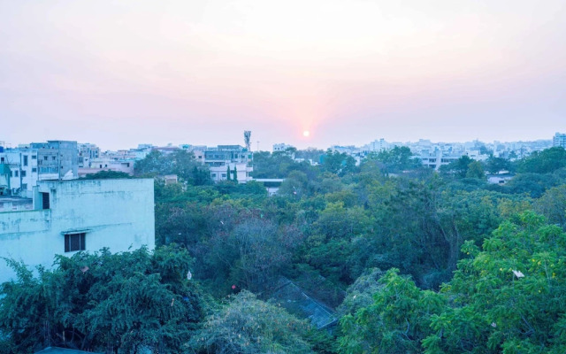 Treebo The Living Tree Khairatabad