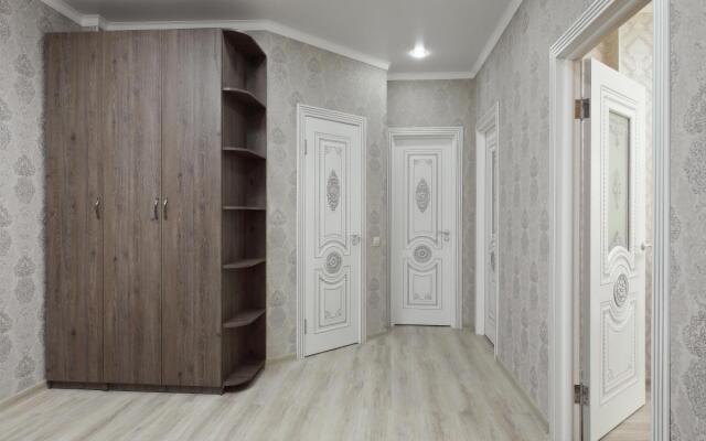 Apartments on Orangereynaya street 21 k1
