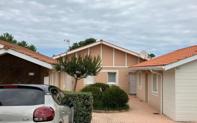 Terraced House, Moliets