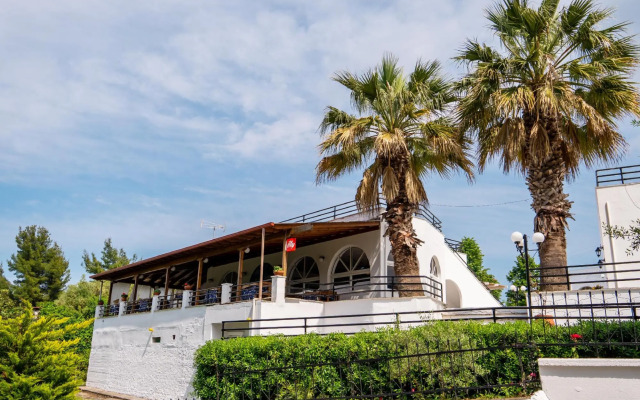 Theo Bungalows Kriopigi