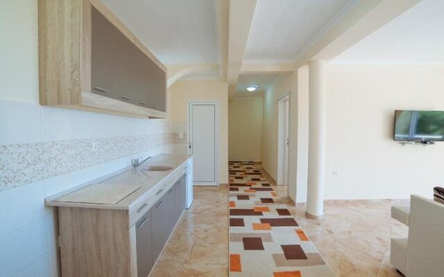Apartments Panorama Alaj