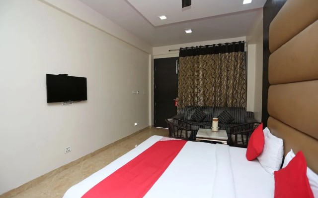 Hotel Samrat BY OYO Rooms
