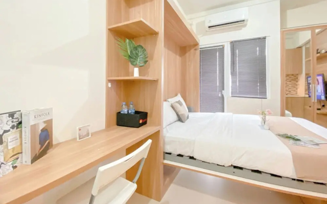 Warm and Well Designed Studio Room at Green Pramuka City Apartment – Guest Rooms – Jakarta