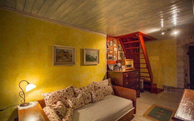 Holiday House Mirna Lozisca
