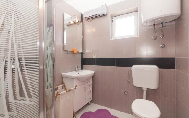 Beautiful Apartment in Pag With 1 Bedrooms