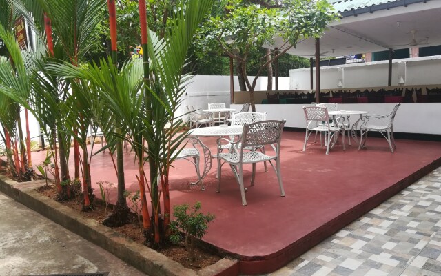 French Garden Tourist Rest
