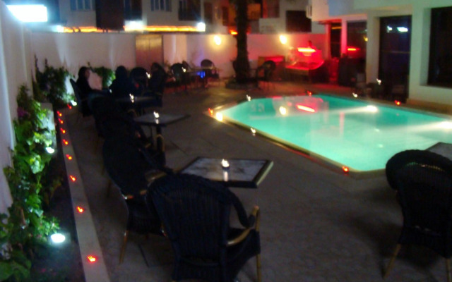 New Farah Hotel