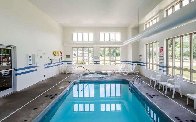 Quality Inn & Suites Rockport - Owensboro North (GOLD AWARD WINNER)