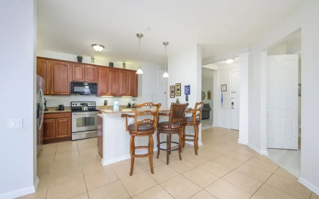 Beautiful Vista Cay Lakeview Condo - 1019