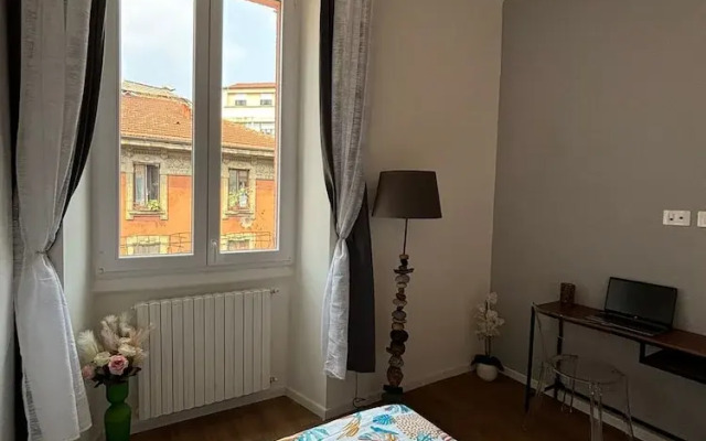 Pleasant Apartment Near Center